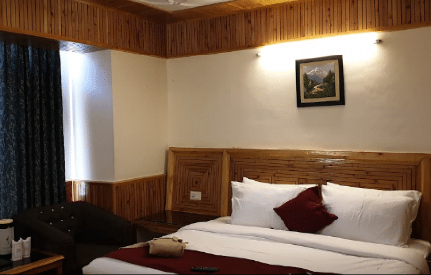 Hotel Himgiri Luxury suite room