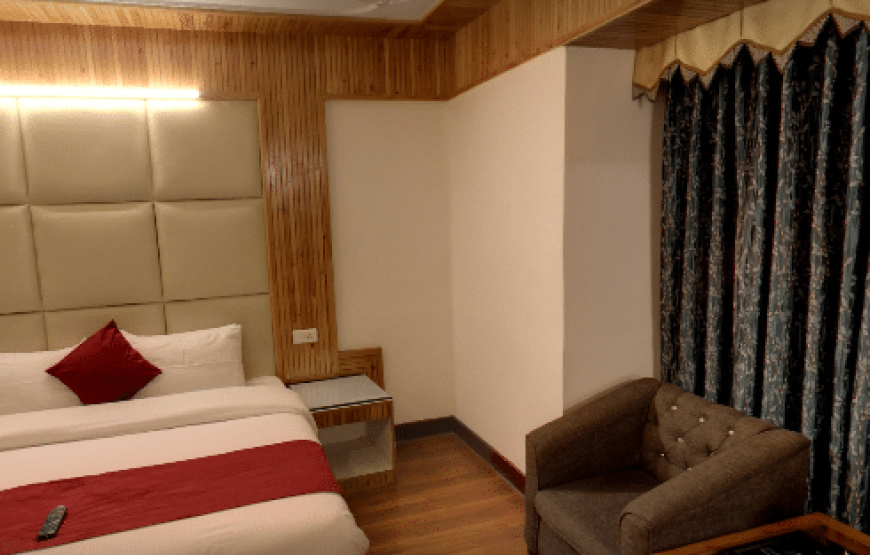 Hotel Himgiri Super Deluxe Room