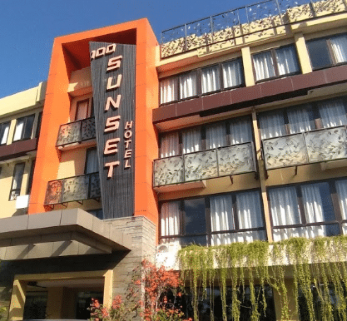 100 Sunset Hotel Managed by Eagle Eyes