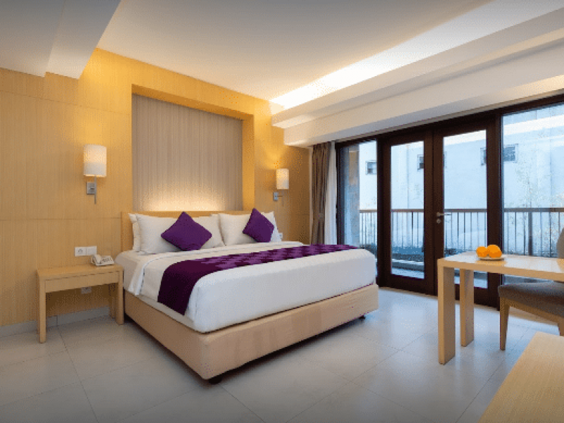 Quest Hotel Kuta Deluxe Room with Pool View