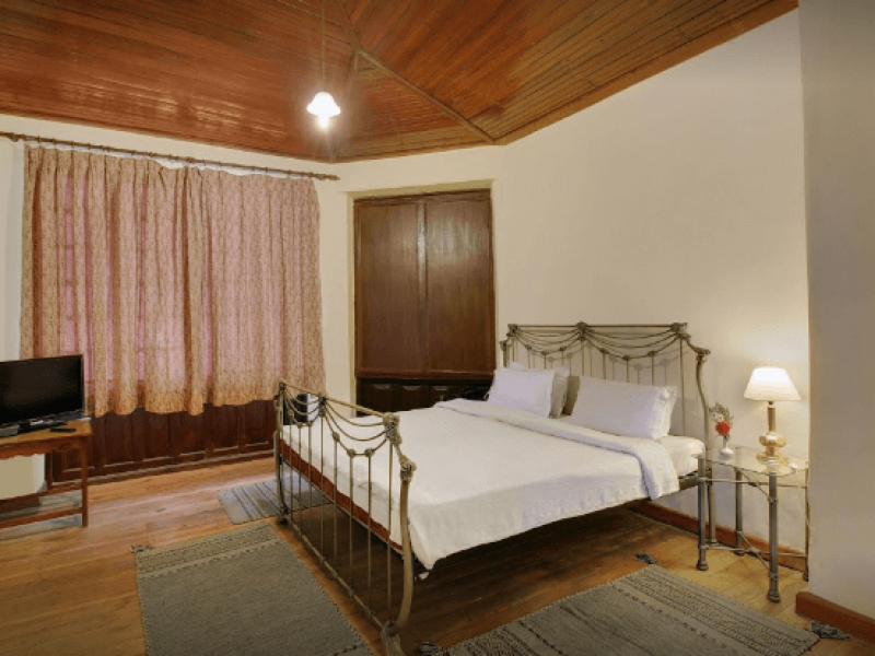 Chevron Fairhavens Emperor Suite Room